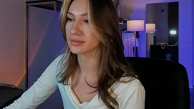 MariGven online show from December 2025 01:53:02 PM