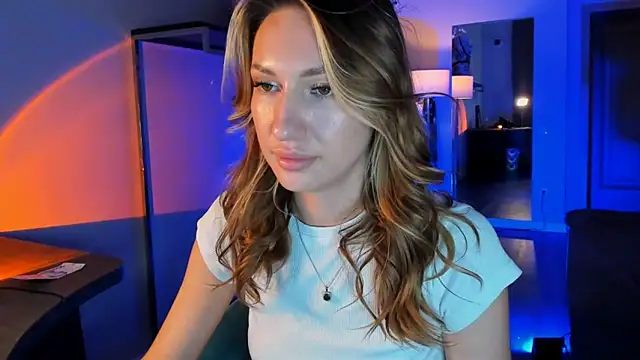 MariGven online show from November 2025 02:42:01 PM