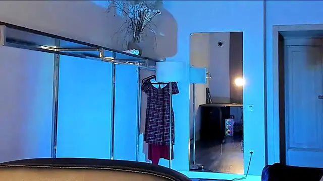 Snapshot of Meri_Cutte chatting on December 2025 01:39:02 PM Meri Cutte online show from December 2025 01:39:02 PM