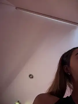 Natalia vidal online show from November 2025 01:22:01 PM