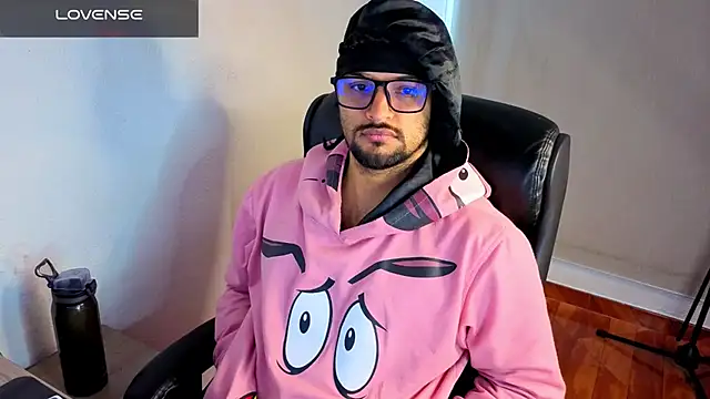 Ernesto-Rodriguez82 online show from April 2026 11:39:02 AM