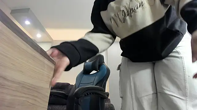 Dakota Mars online show from March 2026 08:10:01 PM