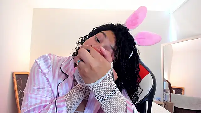 Dakota Mars online show from December 2025 07:57:01 PM