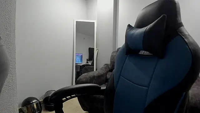 Dakota Mars online show from April 2026 03:52:02 AM