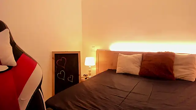 Dakota Mars online show from November 2025 07:36:03 PM