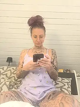Snapshot of Dirty_Mel chatting on January 2026 10:19:01 AM Dirty Mel online show from January 2026 10:19:01 AM