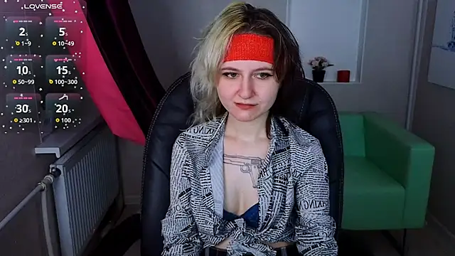 girl next doorr online show from October 2025 12:59:02 PM