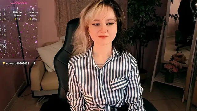 girl next doorr online show from July 2026 01:22:02 PM