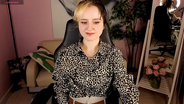 girl next doorr online show from March 2026 01:29:02 PM
