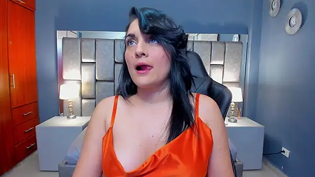 Cata Joness online show from September 2025 04:01:02 AM