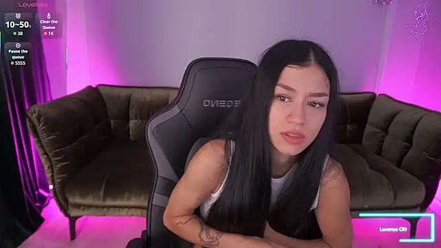 FataleNellie online show from September 2025 06:05:01 AM