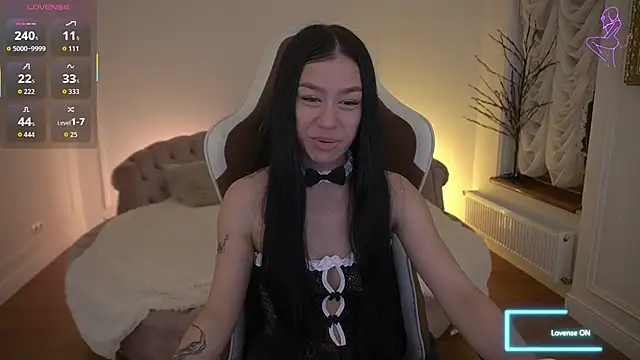 Snapshot of FataleNellie chatting on May 2026 08:58:01 PM FataleNellie online show from May 2026 08:58:01 PM