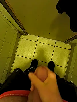 fergi1999 online show from April 2026 11:51:02 PM