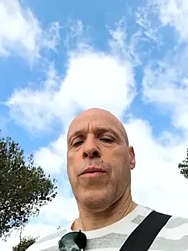 fergi1999 online show from May 2026 05:45:01 AM