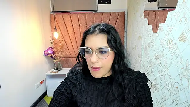 Lia Blake  online show from December 2025 12:40:02 PM