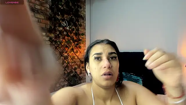 Lia Blake  online show from February 2026 12:39:01 PM