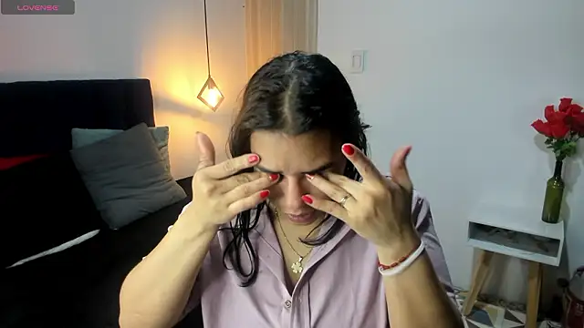 Lia Blake  online show from February 2026 12:33:01 PM