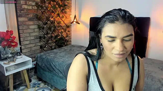 Lia Blake  online show from March 2026 12:05:01 PM