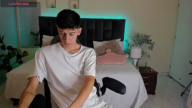 Snapshot of Jhon_snow22 chatting on November 2025 12:27:02 PM Jhon snow22 online show from November 2025 12:27:02 PM