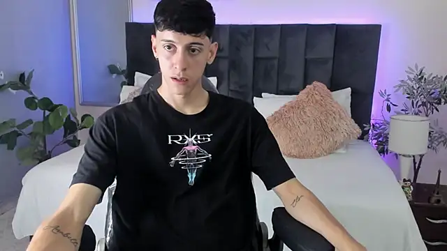 Snapshot of Jhon_snow22 chatting on November 2025 01:43:01 PM Jhon snow22 online show from November 2025 01:43:01 PM