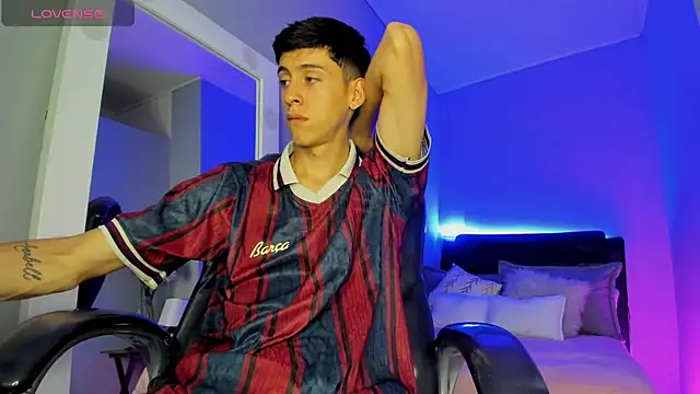 Snapshot of Jhon_snow22 chatting on December 2025 02:30:02 PM Jhon snow22 online show from December 2025 02:30:02 PM