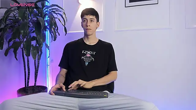 Snapshot of Jhon_snow22 chatting on November 2025 01:54:02 AM Jhon snow22 online show from November 2025 01:54:02 AM