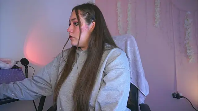 Snapshot of Violet_moon24 chatting on November 2025 08:56:02 PM Violet moon24 online show from November 2025 08:56:02 PM