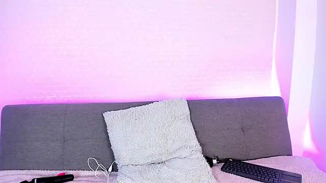 missweetpeach online show from December 2025 09:15:01 PM