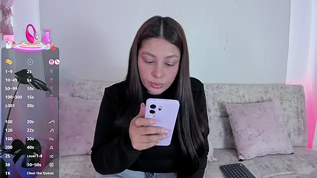 Snapshot of missweetpeach chatting on June 2026 10:00:02 PM missweetpeach online show from June 2026 10:00:02 PM