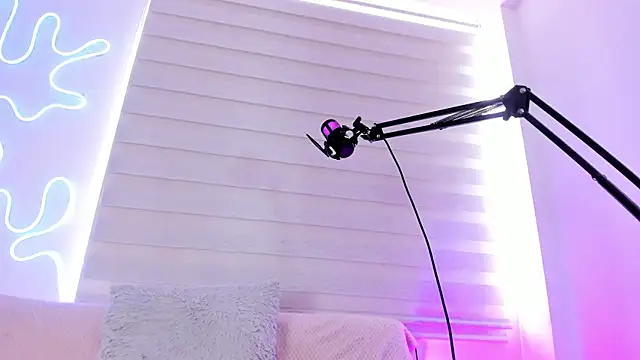 missweetpeach online show from October 2025 01:32:01 PM