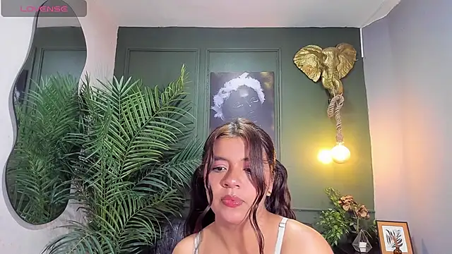 sweety smilee online show from October 2025 08:09:01 PM