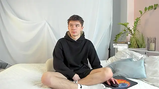 SherlockMax online show from February 2026 07:10:01 PM