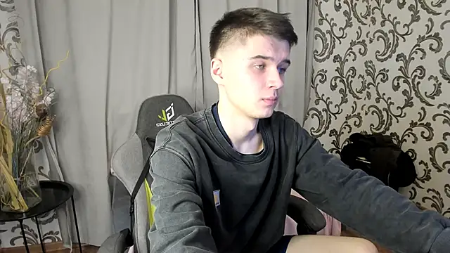 SherlockMax online show from November 2025 07:28:02 PM