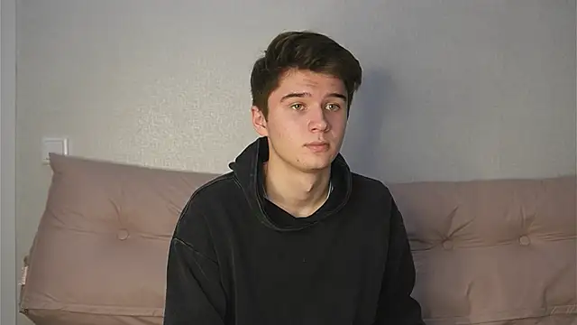 SherlockMax online show from October 2025 07:35:01 PM