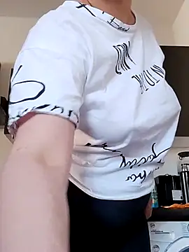 VikaKing online show from October 2025 12:36:01 PM