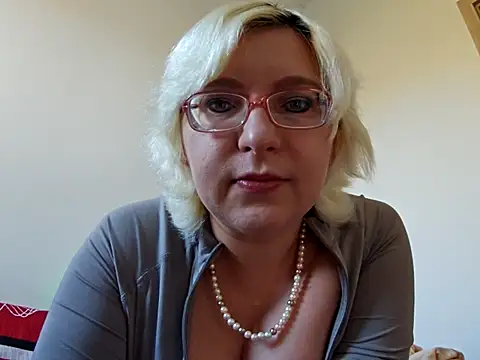 VikaKing online show from November 2025 10:08:02 AM