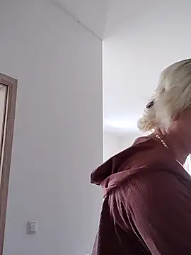 VikaKing online show from October 2025 10:01:02 AM