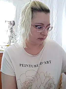 Snapshot of VikaKing chatting on February 2026 09:31:01 AM VikaKing online show from February 2026 09:31:01 AM