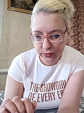 VikaKing online show from April 2026 08:16:02 AM