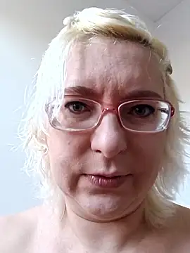 Snapshot of VikaKing chatting on January 2026 10:08:01 AM VikaKing online show from January 2026 10:08:01 AM