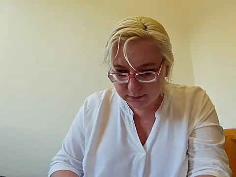 VikaKing online show from September 2025 05:13:02 PM