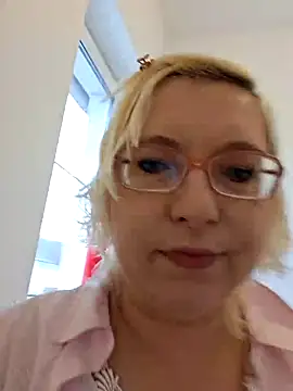 VikaKing online show from December 2025 09:59:01 AM