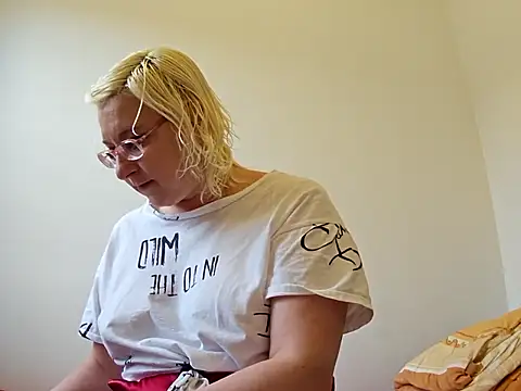 Snapshot of VikaKing chatting on January 2026 10:30:02 AM VikaKing online show from January 2026 10:30:02 AM