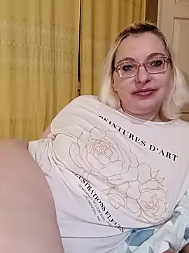 Snapshot of VikaKing chatting on February 2026 06:31:01 PM VikaKing online show from February 2026 06:31:01 PM