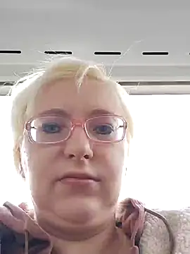 VikaKing online show from November 2025 10:52:02 AM