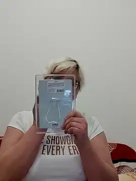 VikaKing online show from November 2025 04:44:02 PM