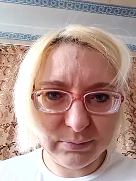 Snapshot of VikaKing chatting on April 2026 09:05:01 AM VikaKing online show from April 2026 09:05:01 AM