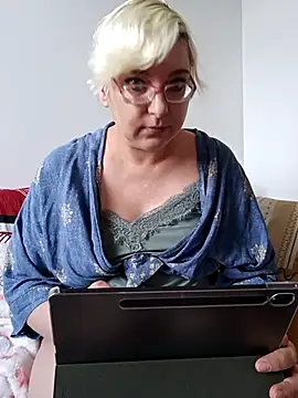 VikaKing online show from October 2025 07:44:02 AM