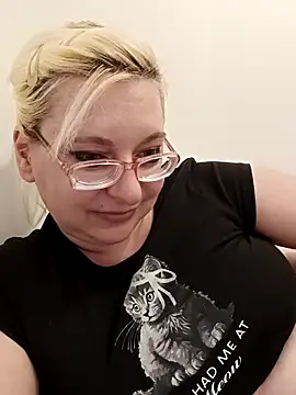 VikaKing online show from December 2025 08:04:02 PM