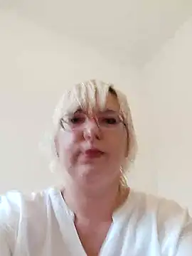 VikaKing online show from October 2025 11:11:02 AM